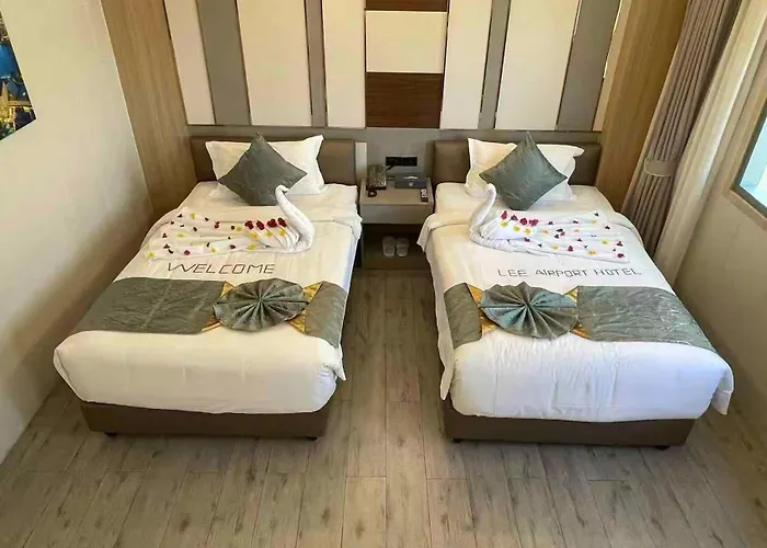 Lee Airport 李酒店机场店 Hotel